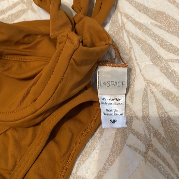 L*Space revolve 🤎hazelnut🤎 camellia top & whiplash bitsy bottoms size small - Picture 8 of 9